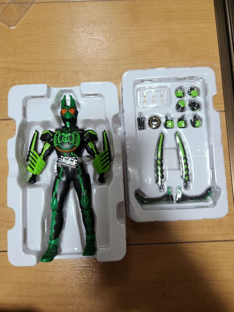 S.H.フィギュアーツ 真骨彫製法 仮面ライダーオーズ ガタキリバ コンボ