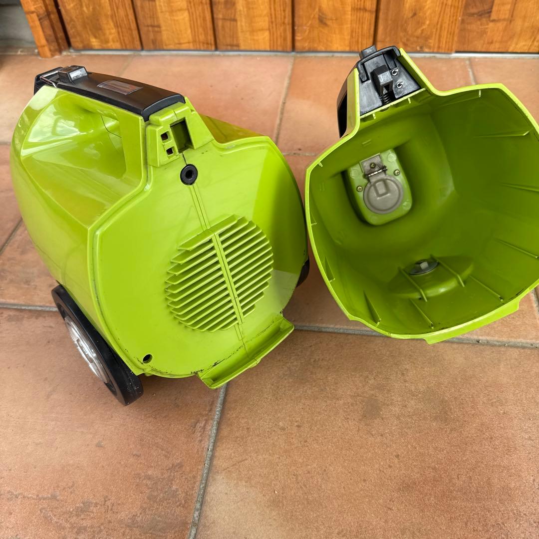 SANYO 掃除機 ライムグリーン　昭和レトロ　レトロ　緑　家電　昭和家電