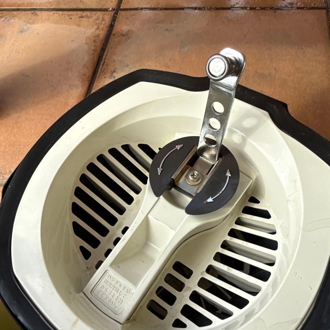 SANYO 掃除機 ライムグリーン　昭和レトロ　レトロ　緑　家電　昭和家電