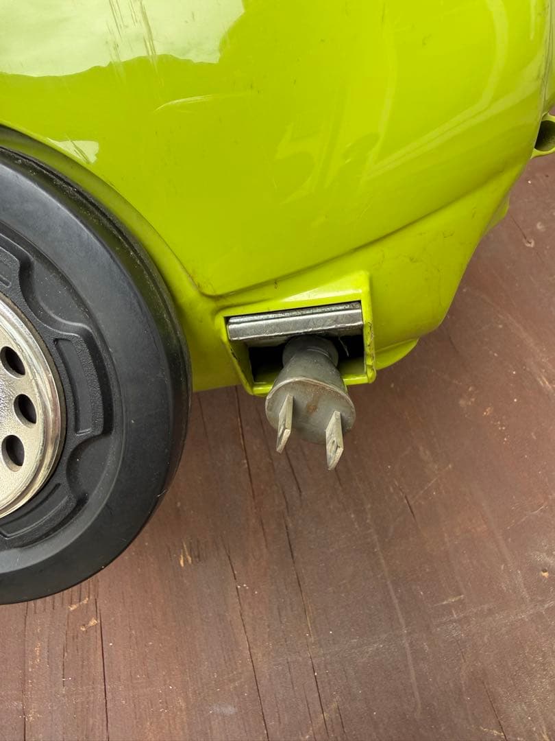 SANYO 掃除機 ライムグリーン　昭和レトロ　レトロ　緑　家電　昭和家電