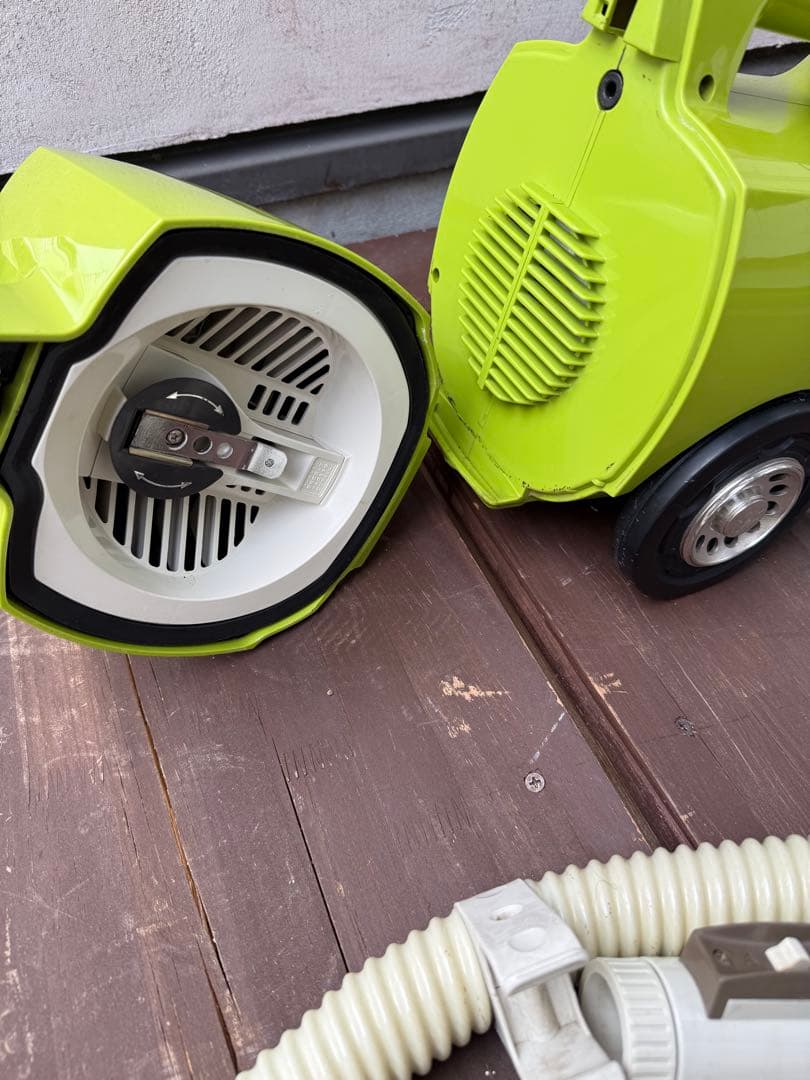 SANYO 掃除機 ライムグリーン　昭和レトロ　レトロ　緑　家電　昭和家電