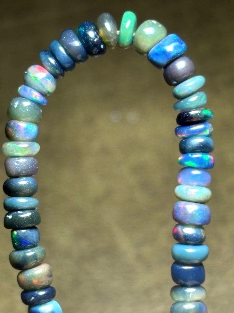 遊色！！　ブラックオパールブレスレット約4〜4.5㎜（新品未使用）希少　高品質