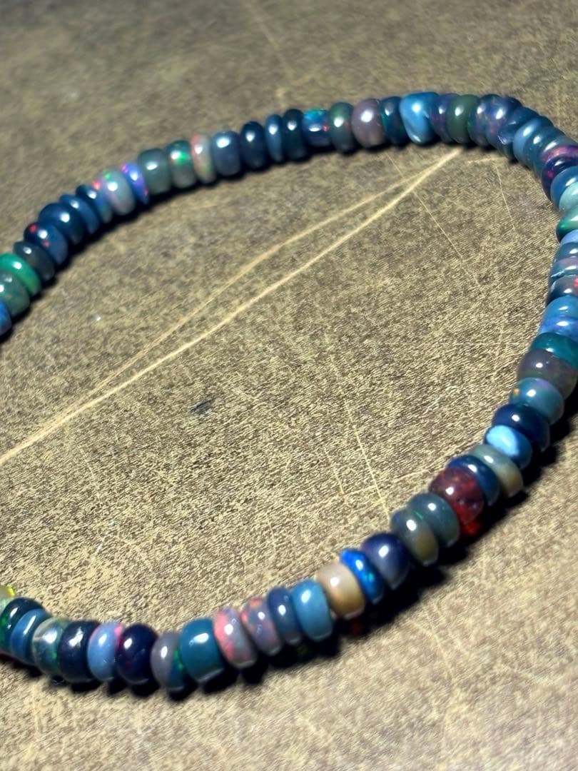 遊色！！　ブラックオパールブレスレット約4〜4.5㎜（新品未使用）希少　高品質