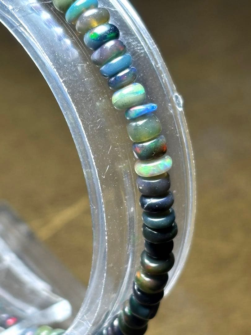 遊色！！　ブラックオパールブレスレット約4〜4.5㎜（新品未使用）希少　高品質