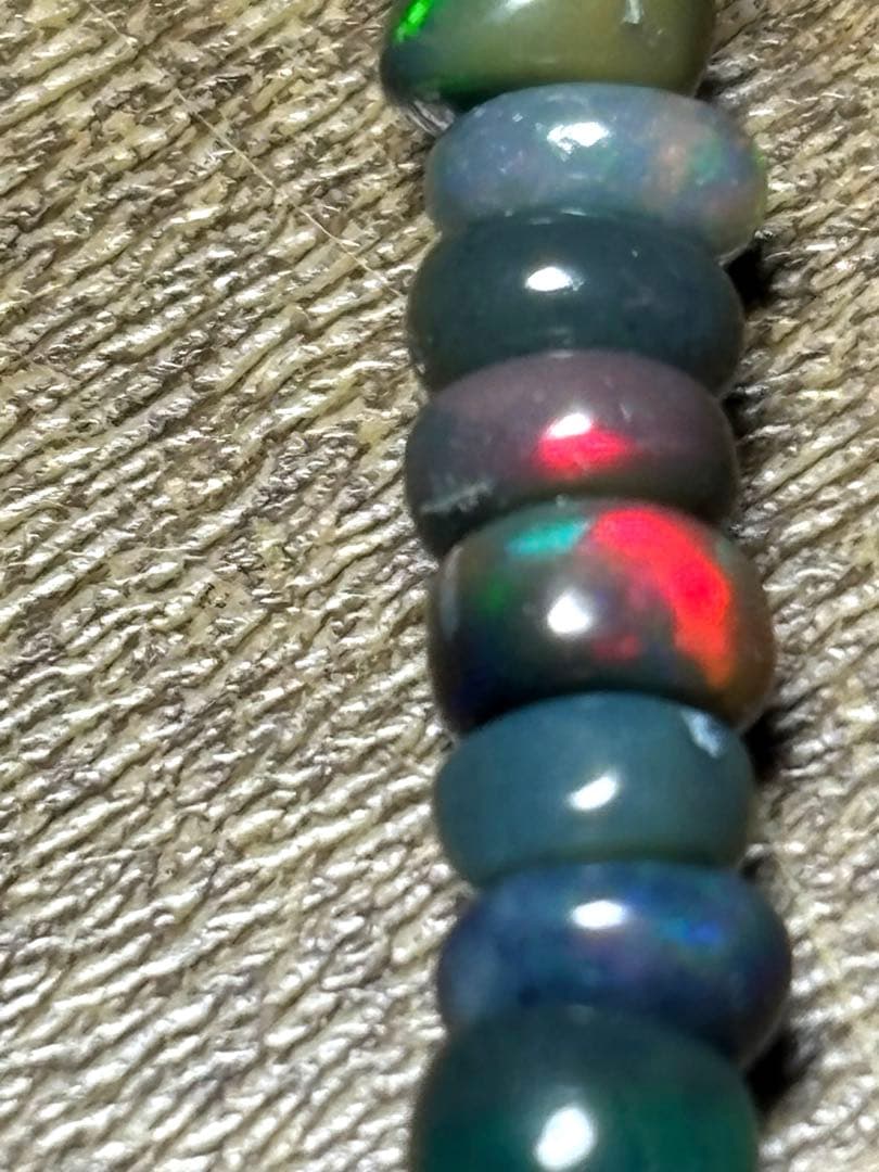 遊色！！　ブラックオパールブレスレット約4〜4.5㎜（新品未使用）希少　高品質