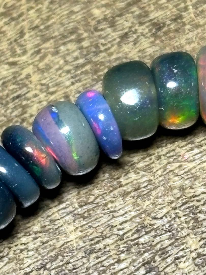 遊色！！　ブラックオパールブレスレット約4〜4.5㎜（新品未使用）希少　高品質