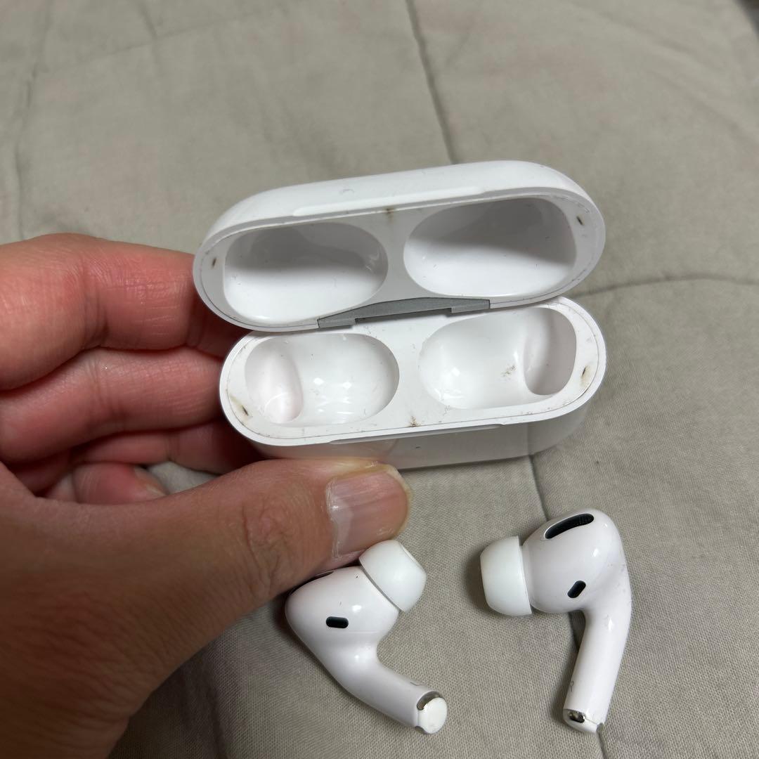 AirPods Pro 本体 充電ケース付き ホワイト