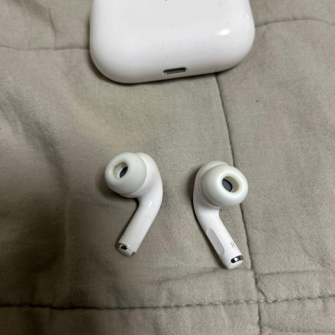 AirPods Pro 本体 充電ケース付き ホワイト