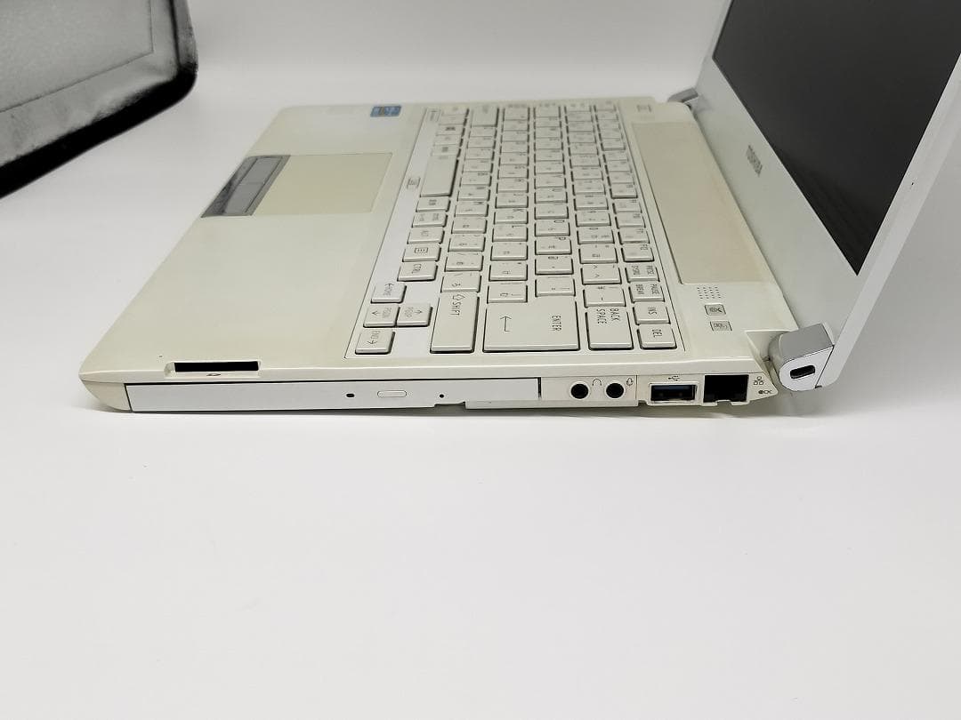 【東芝】爆速 Corei7/新品SSD128GB 13.3 ノートパソコン A5