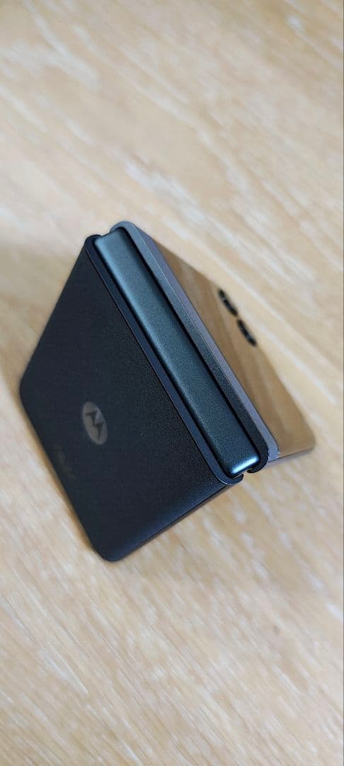 motorola razr 50 本体 512GB シムフリー