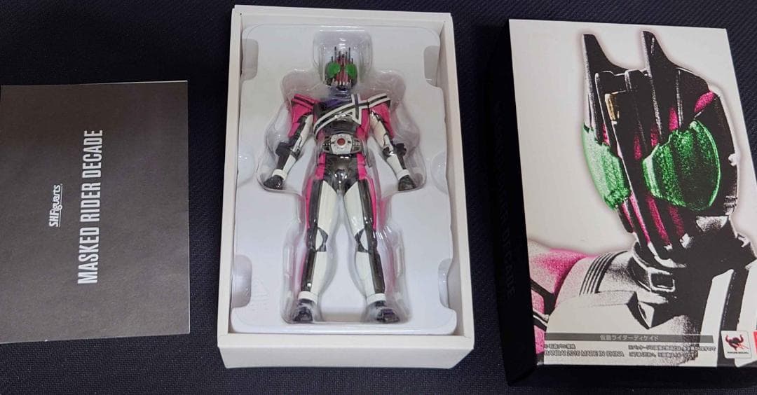 S.H.Figuarts（真骨彫製法） 仮面ライダーディケイド（初期版）