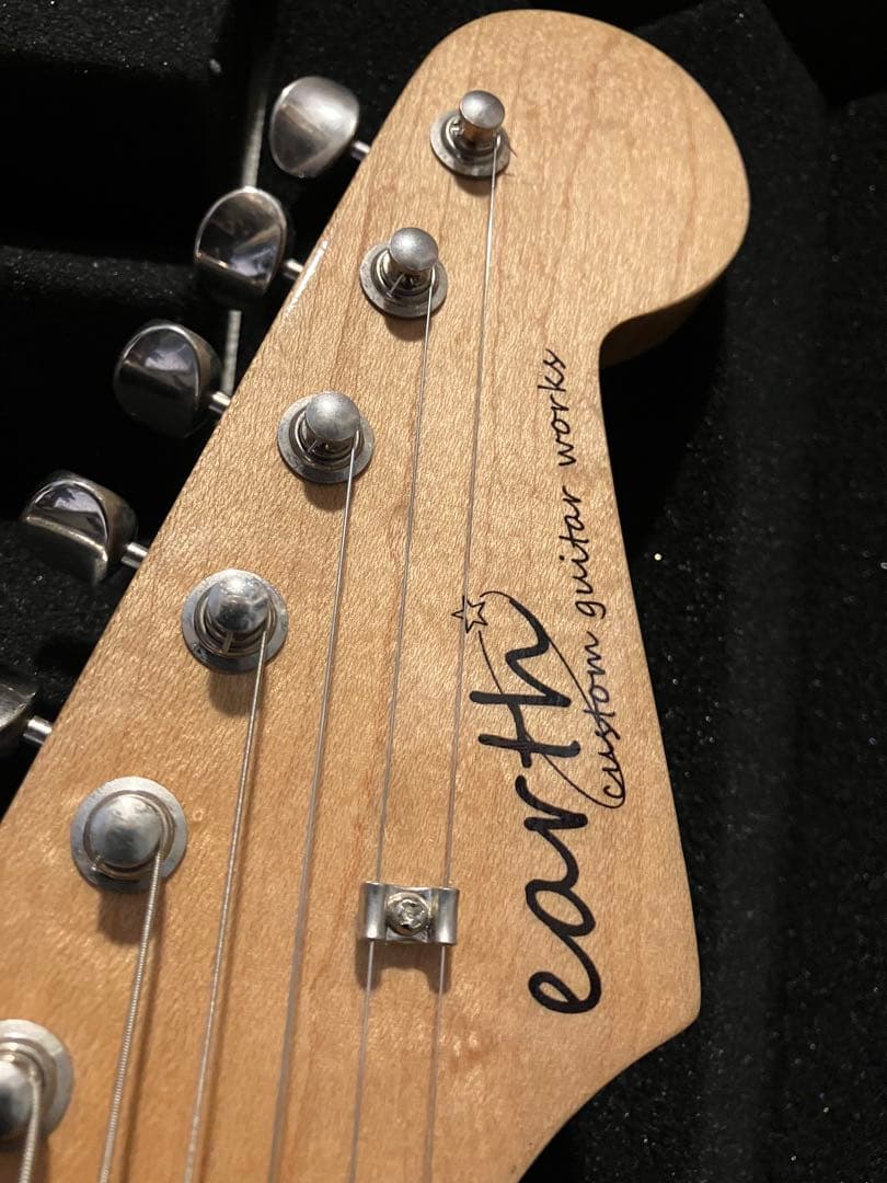 ストラトFenderピックアップ国産ボディとネック アトランシア