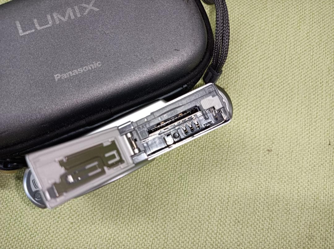 都《YPTHS》Panasonic　LUMIX　DMC-FX33　デジタルカメラ