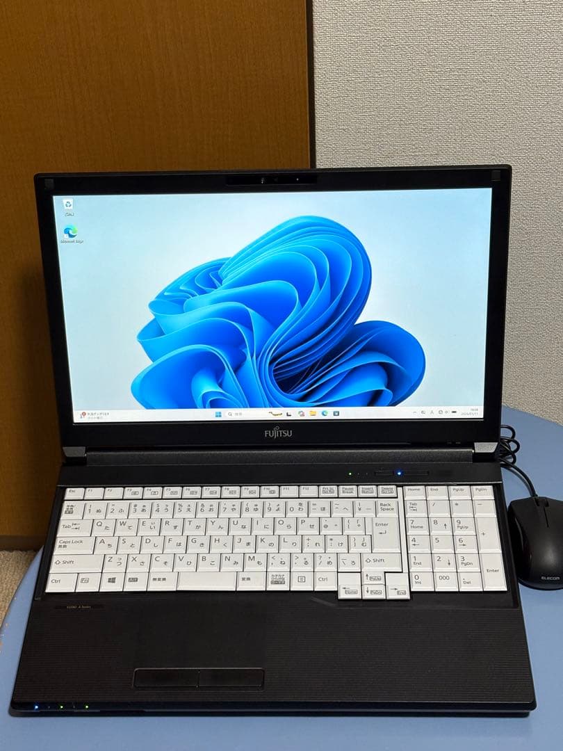 富士通 FUTRO A5511M/第11世代/15.6型/テンキー/win11