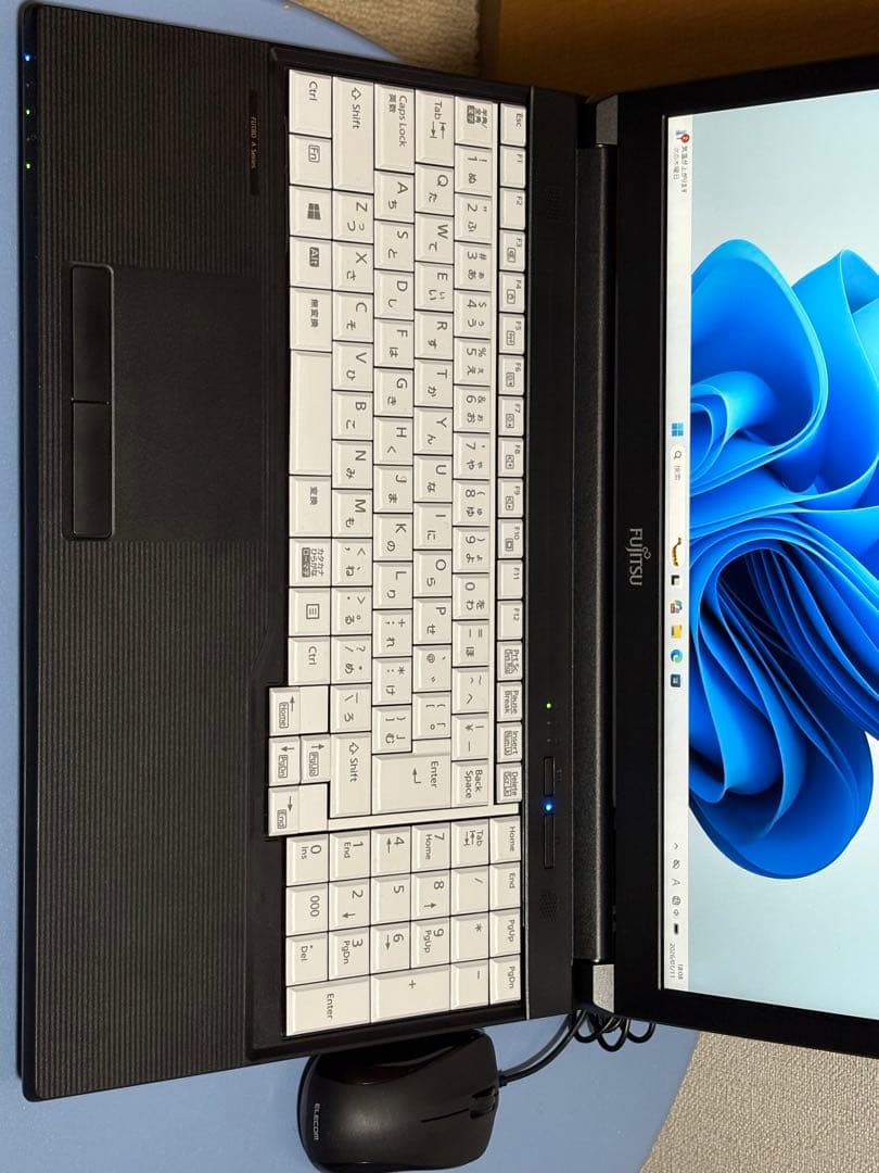 富士通 FUTRO A5511M/第11世代/15.6型/テンキー/win11