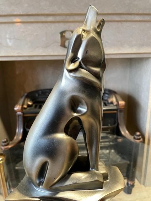 HERCOGIFT 狼のブロンズ像