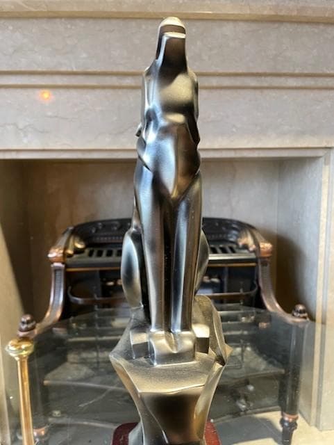 HERCOGIFT 狼のブロンズ像