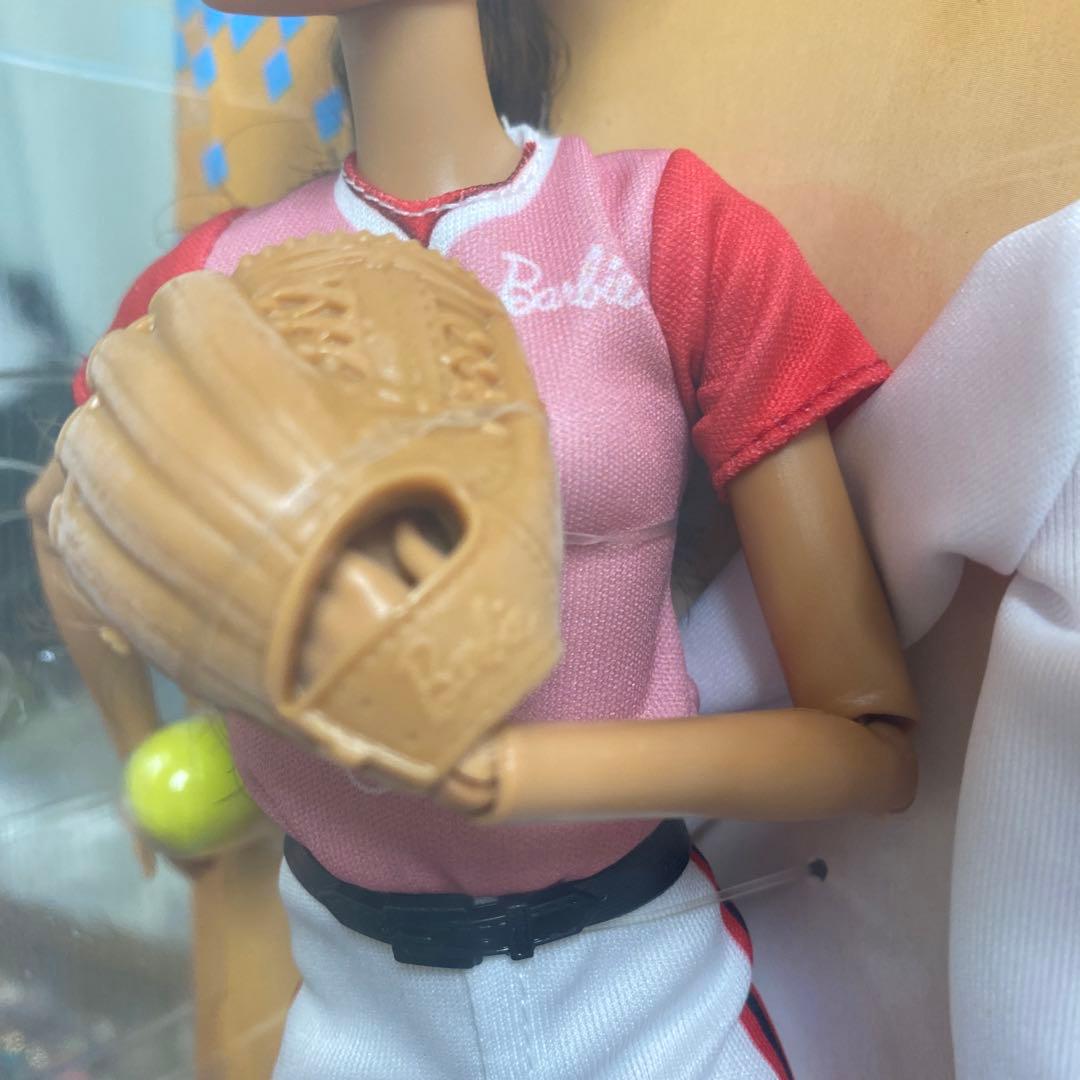 バービー人形、ソフトボール