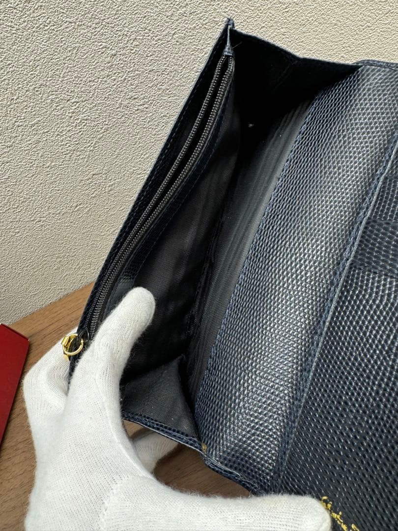 Salvatore Ferragamo メッシュ長財布