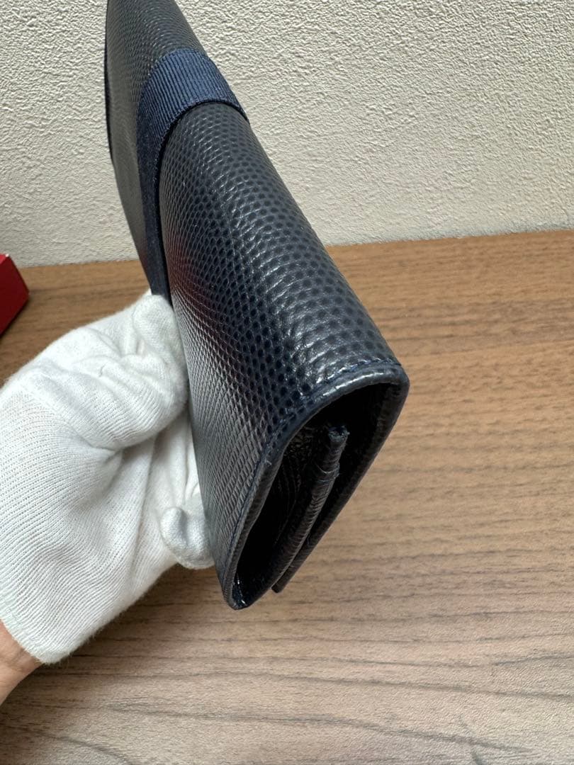 Salvatore Ferragamo メッシュ長財布