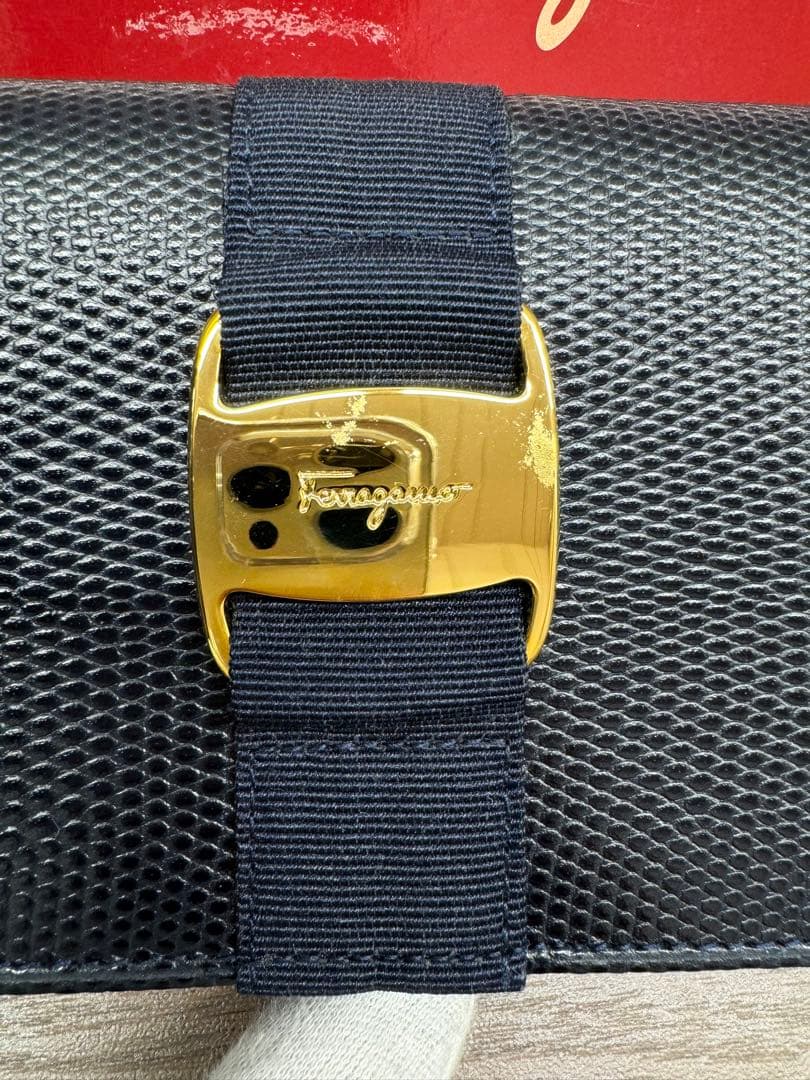 Salvatore Ferragamo メッシュ長財布