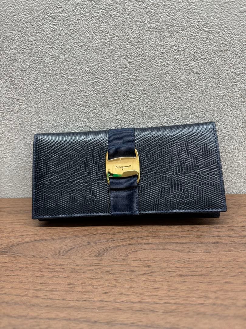 Salvatore Ferragamo メッシュ長財布