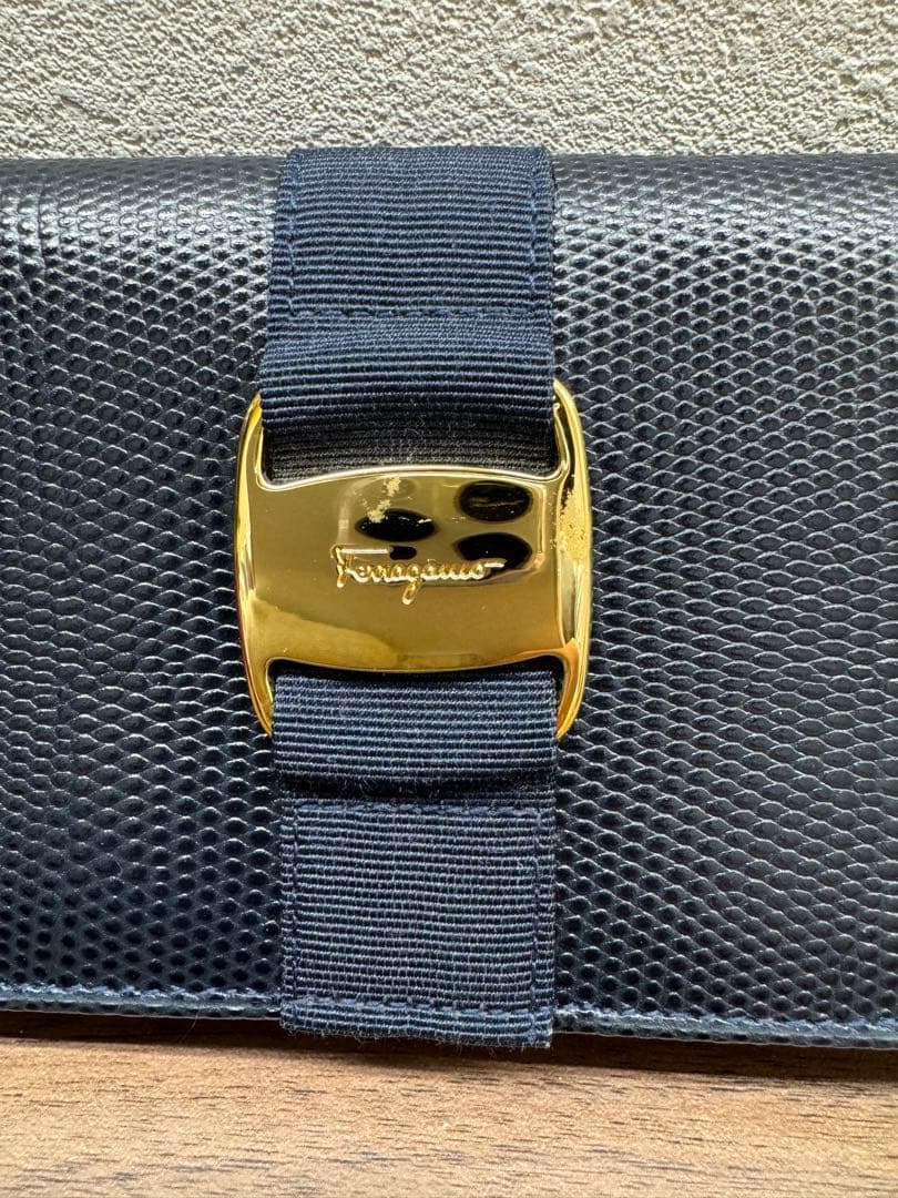 Salvatore Ferragamo メッシュ長財布