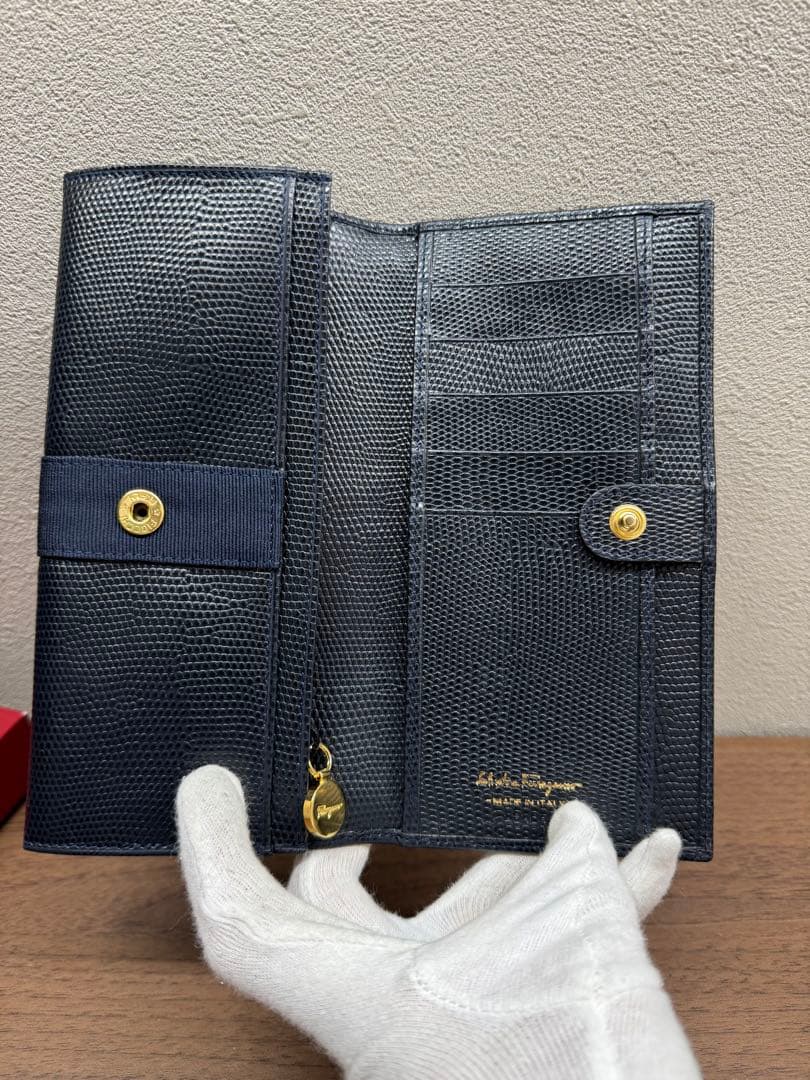 Salvatore Ferragamo メッシュ長財布