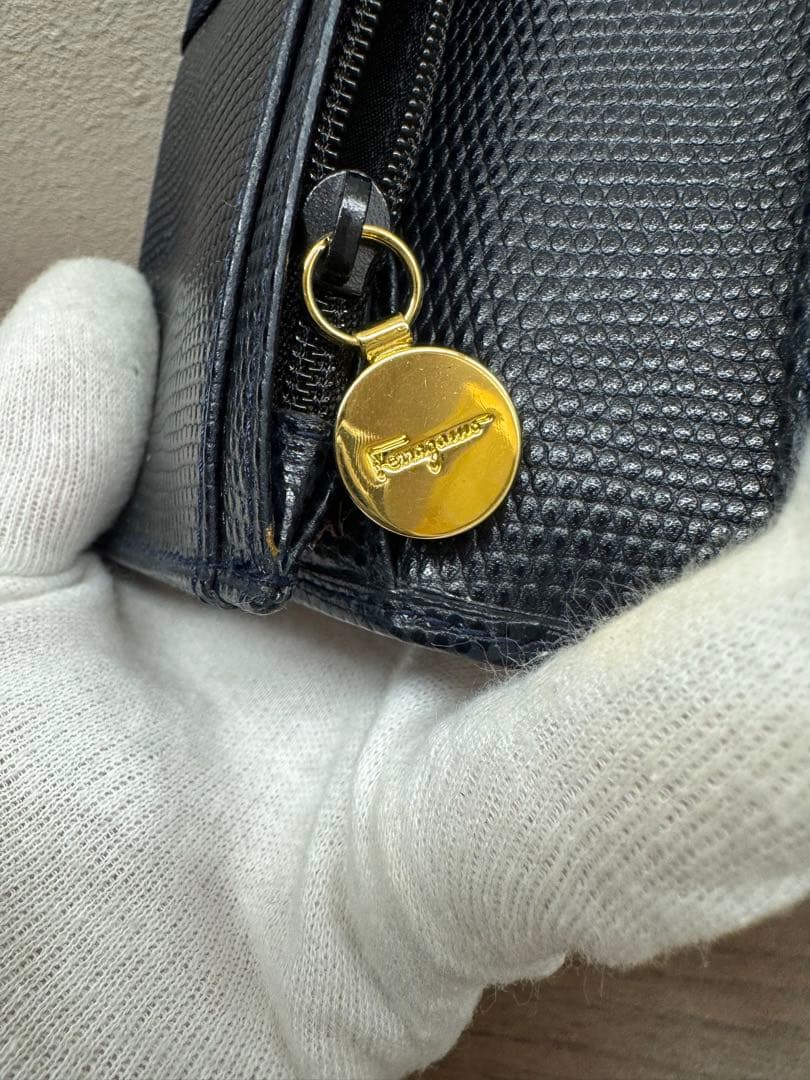 Salvatore Ferragamo メッシュ長財布