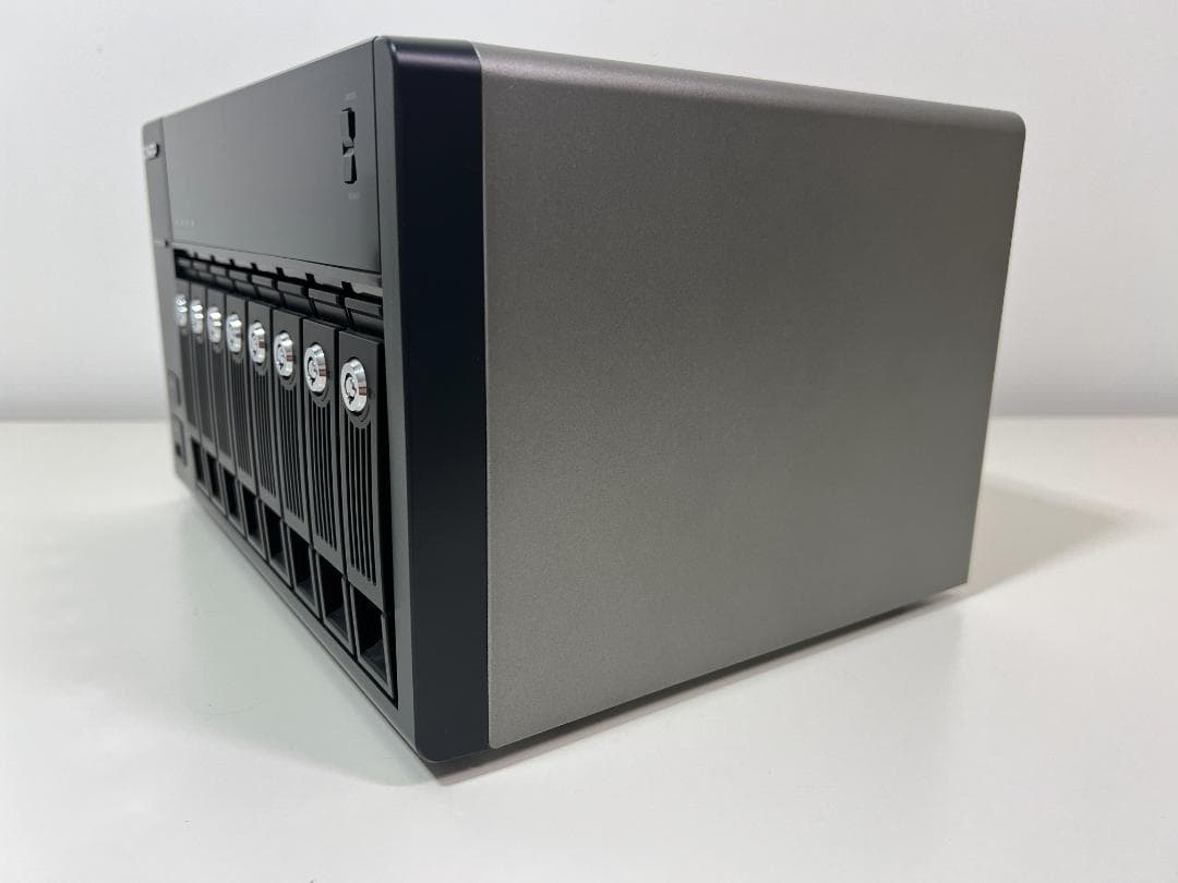 Qnap TS-869 Pro WD RED 3TB x8本