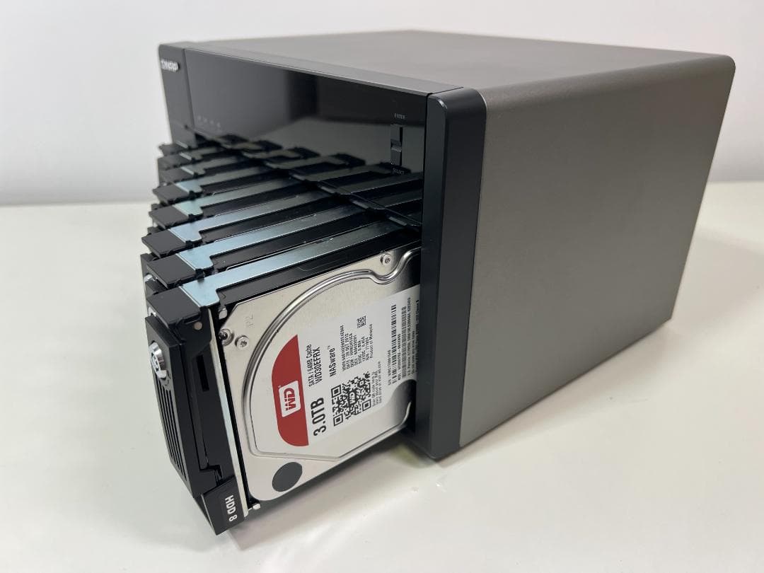 Qnap TS-869 Pro WD RED 3TB x8本