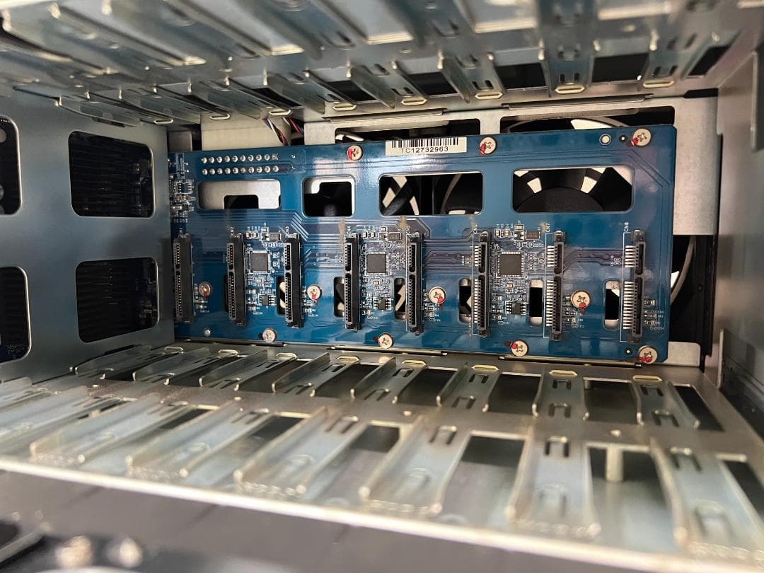 Qnap TS-869 Pro WD RED 3TB x8本