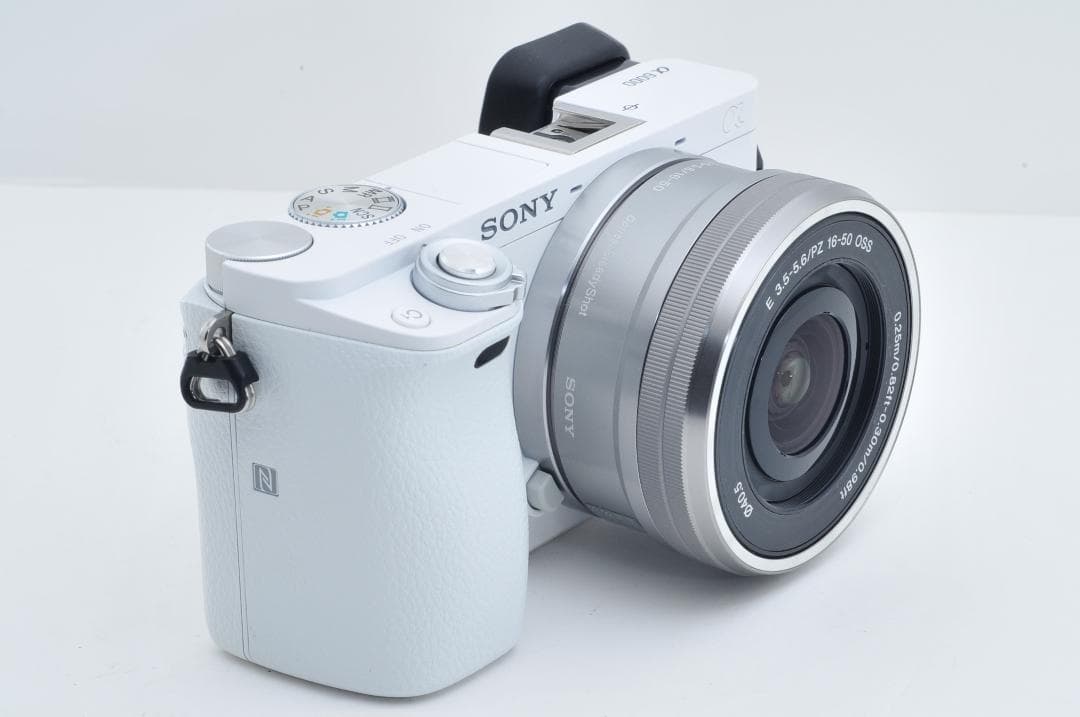 ソニー SONY ILCE-6000 16-50mm ≪シャッター5700回≫