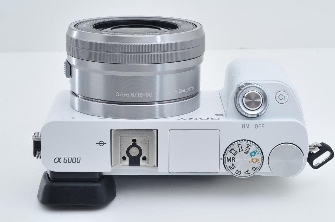 ソニー SONY ILCE-6000 16-50mm ≪シャッター5700回≫