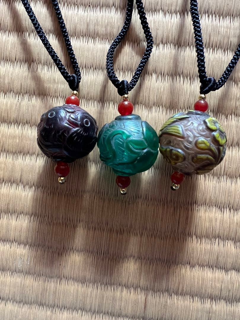 ガラス　ネックレス