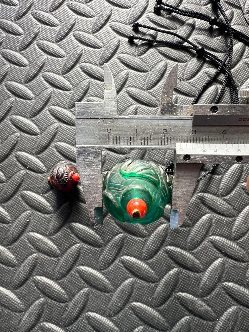 ガラス　ネックレス