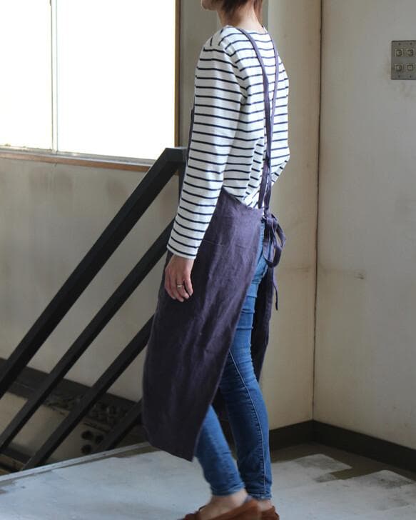 厚手リネンのワークエプロン　スリット入り　ベルギーリネン