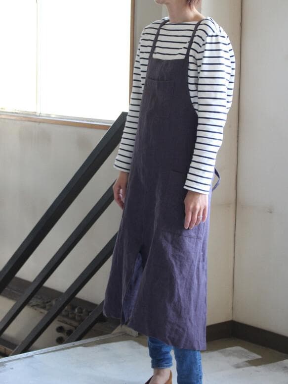 厚手リネンのワークエプロン　スリット入り　ベルギーリネン