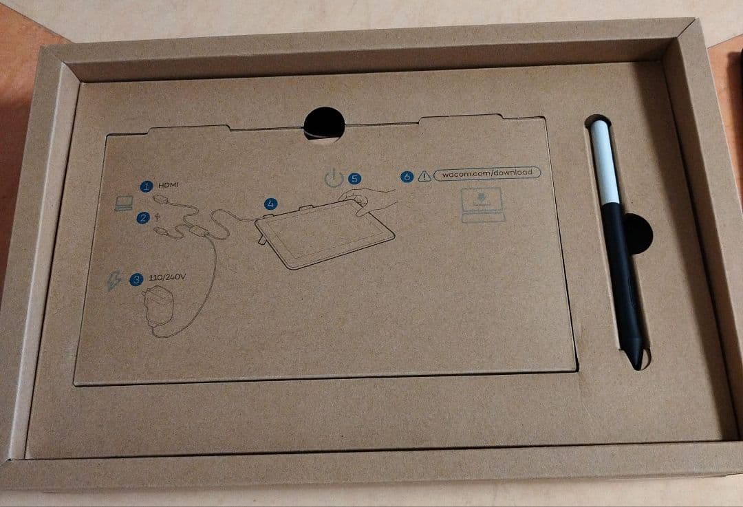 Wacom One Creative Pen Display 本体＆ペン