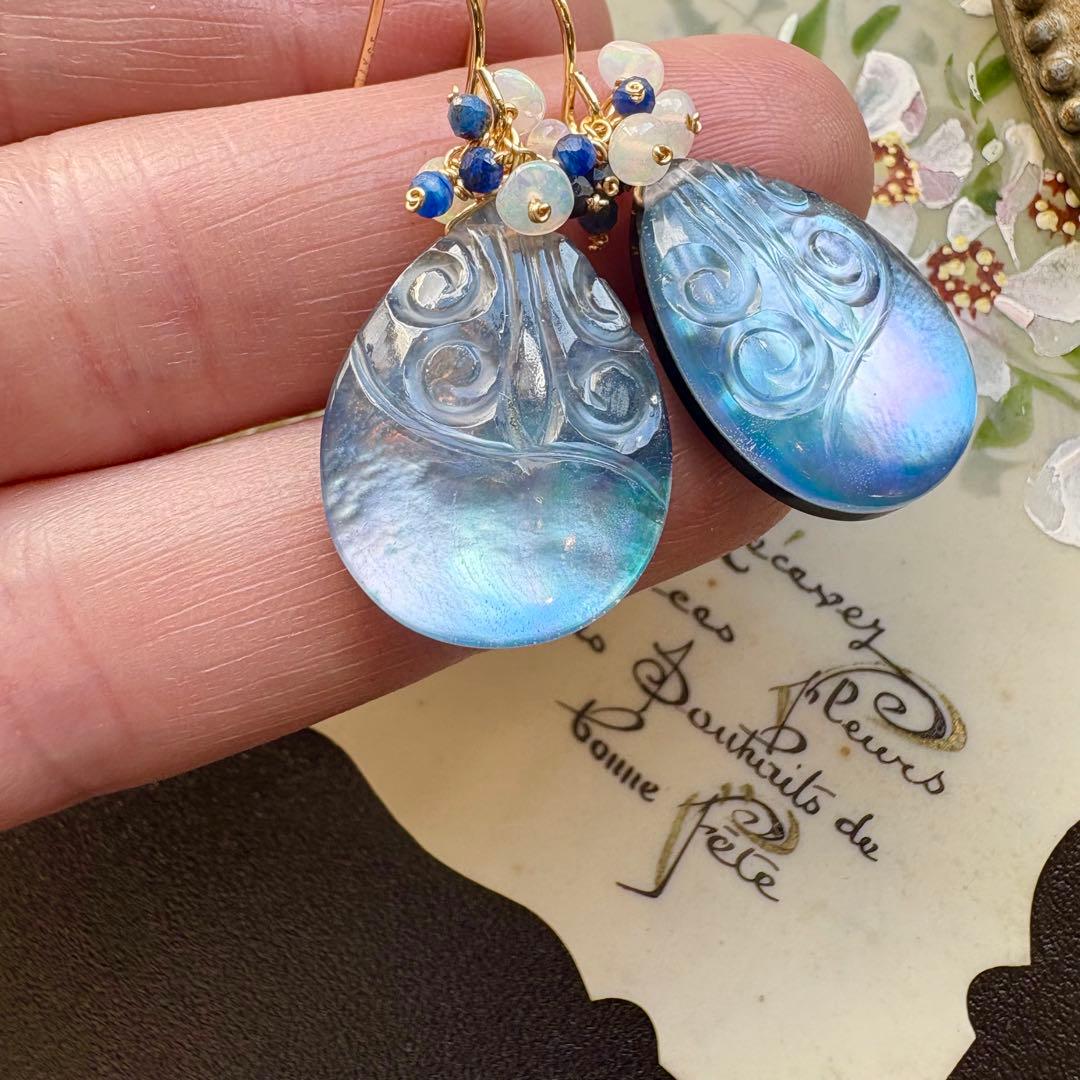 ブラックオニキス&MOP＆水晶スクロールカービング＊ピアスorイヤリング