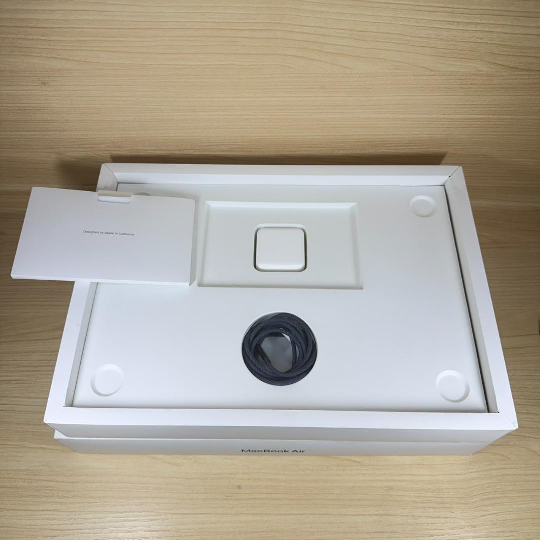 P339 未使用に近い MacBook Air M3 16GB/512GB