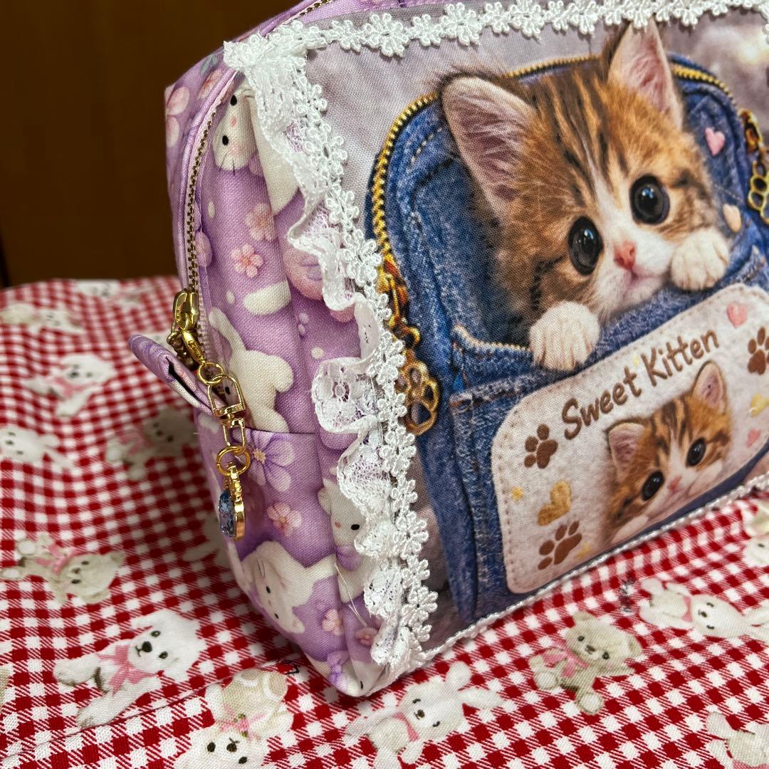 ⑪ えりにゃん ボックスポーチ