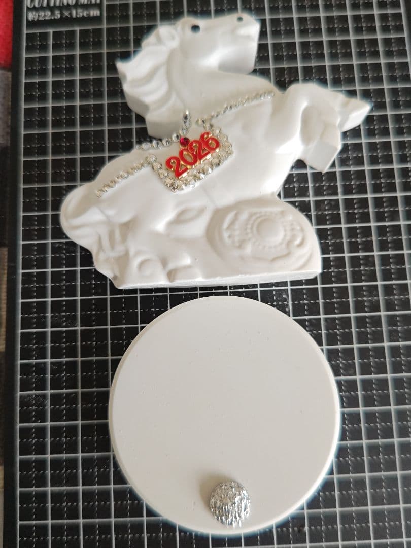 アロマストーン・白い馬の置物 2026年 干支