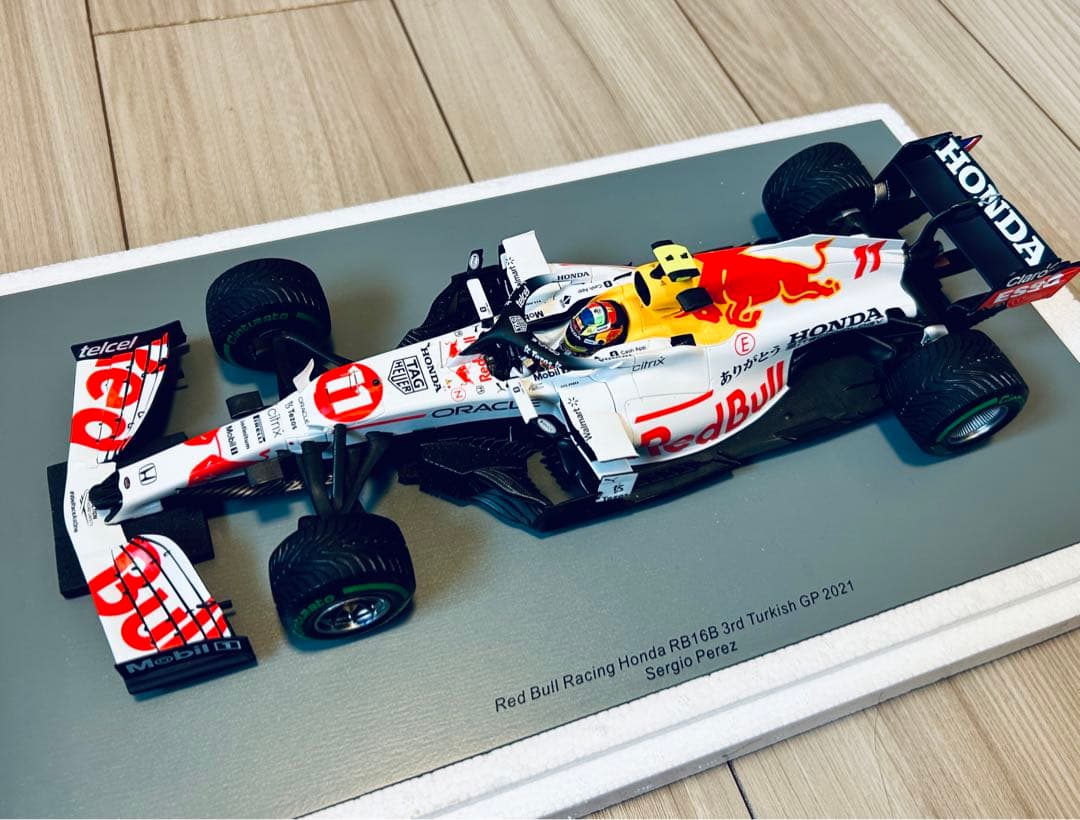 スパーク レッドブル RB16B 1/18 ミニカー トルコGP ペレス