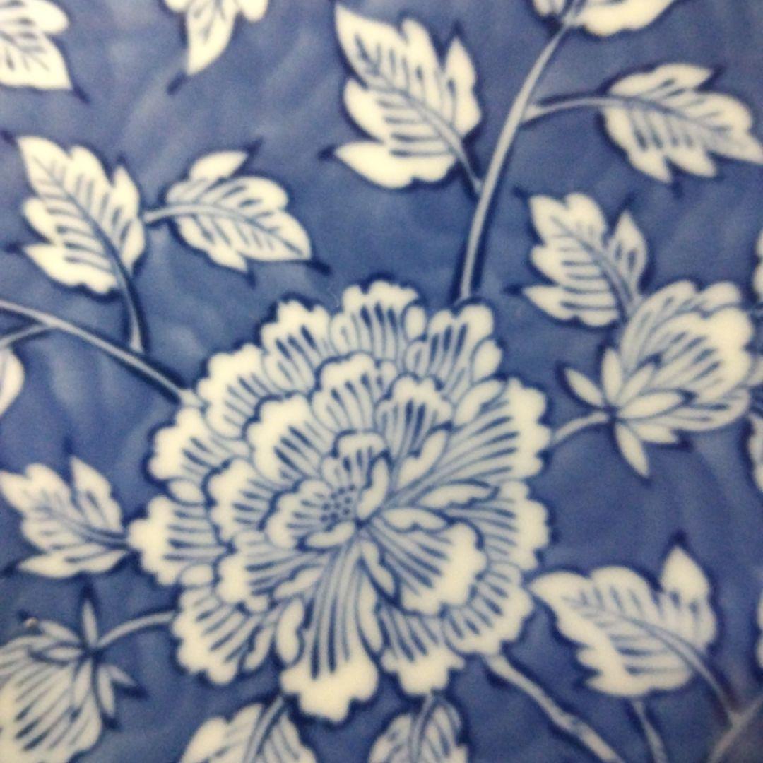 橘吉の青い花柄の陶磁器皿