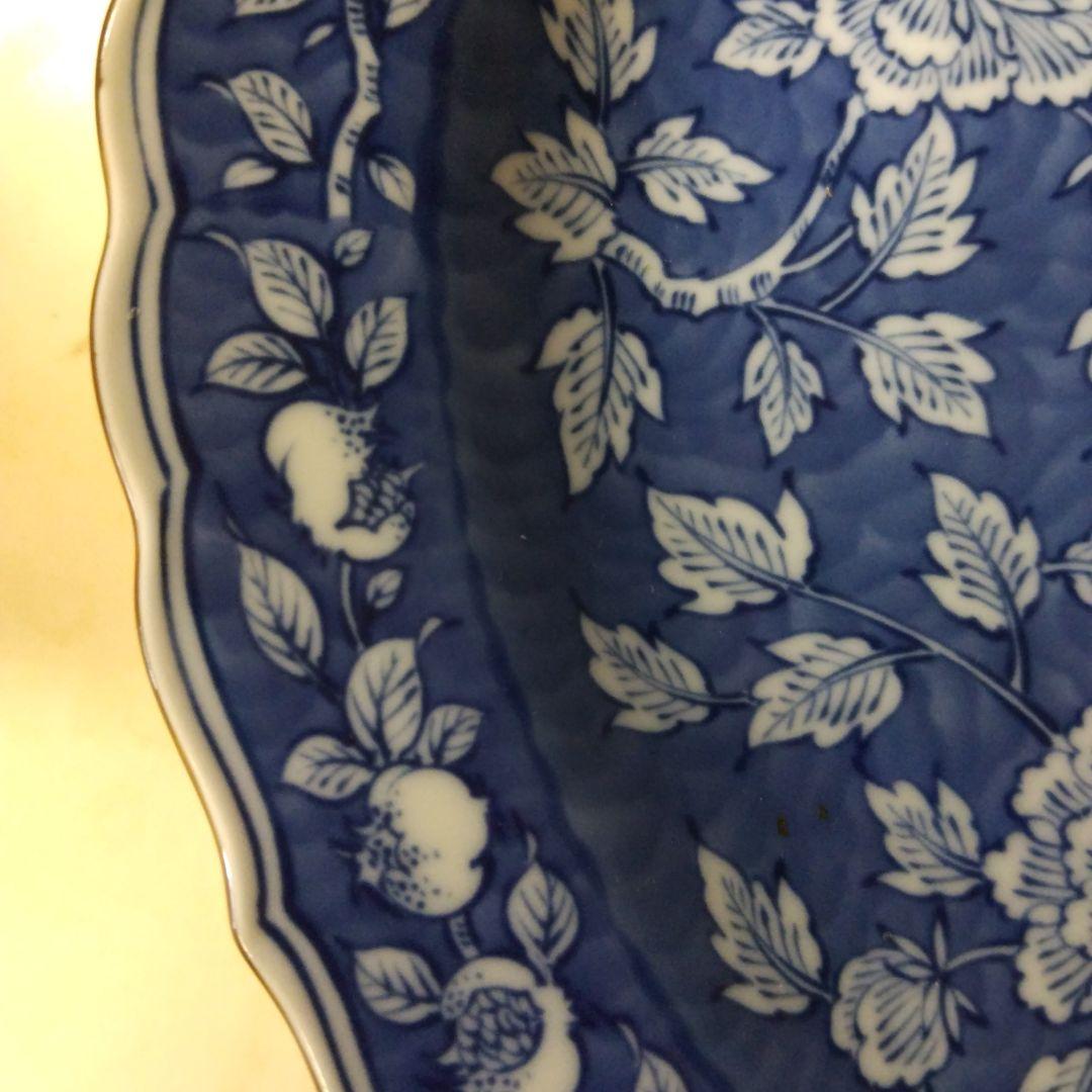 橘吉の青い花柄の陶磁器皿