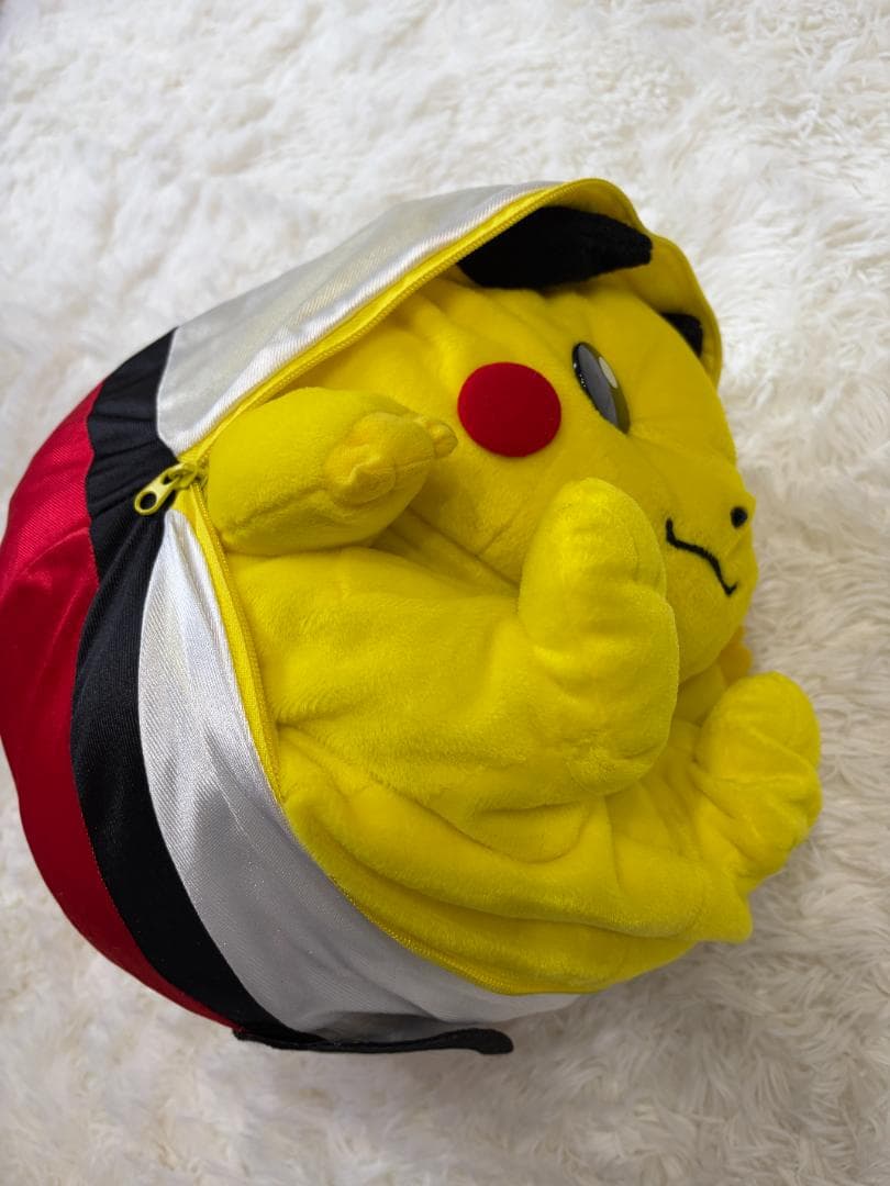 明治　懸賞当選品　非売品 ピカチュウ 大きなぬいぐるみ　くるりんモンスターボール