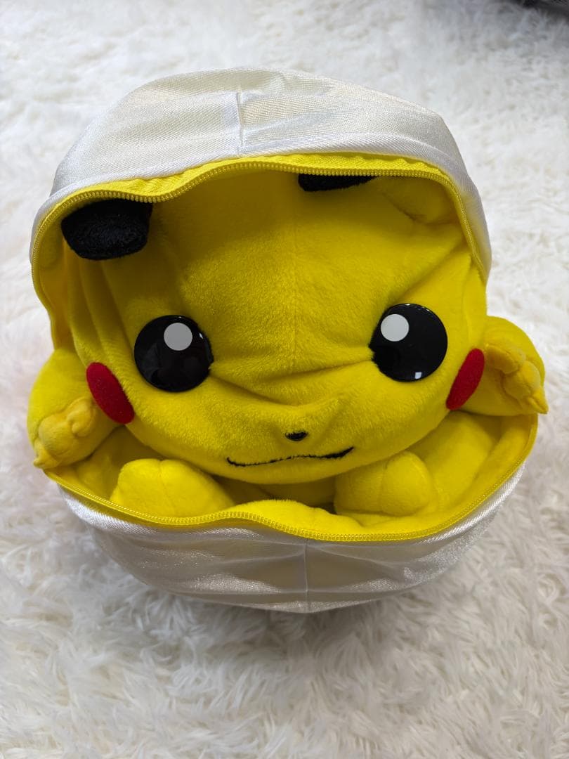 明治　懸賞当選品　非売品 ピカチュウ 大きなぬいぐるみ　くるりんモンスターボール