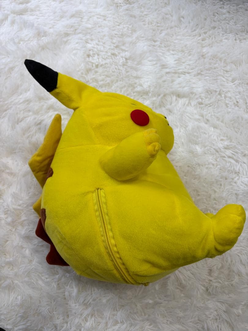 明治　懸賞当選品　非売品 ピカチュウ 大きなぬいぐるみ　くるりんモンスターボール