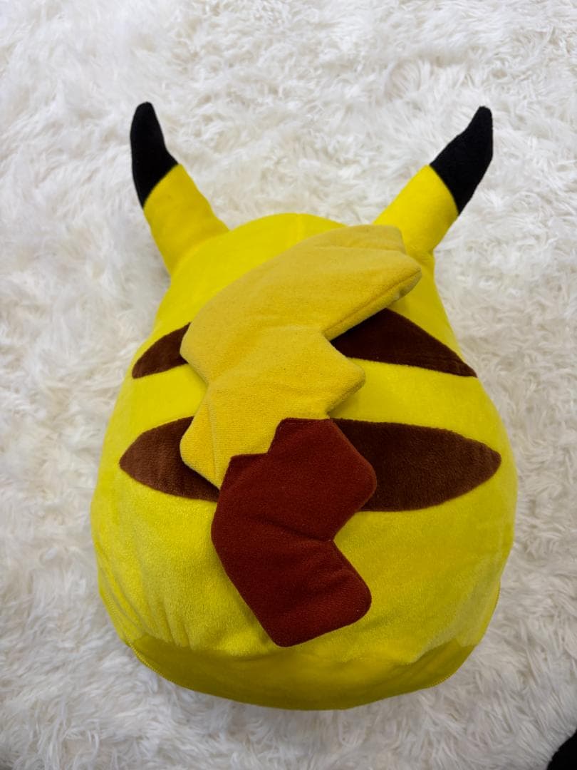 明治　懸賞当選品　非売品 ピカチュウ 大きなぬいぐるみ　くるりんモンスターボール